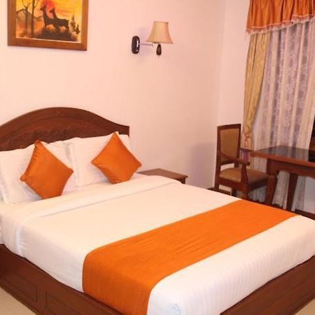 Hotel Doubloon Thiruvananthapuram Exterior photo