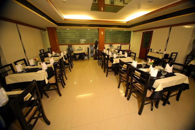 Hotel Doubloon Thiruvananthapuram Exterior photo