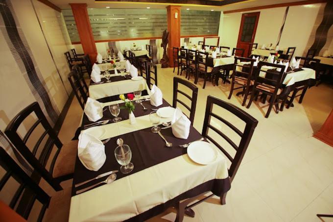 Hotel Doubloon Thiruvananthapuram Exterior photo