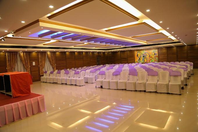 Hotel Doubloon Thiruvananthapuram Exterior photo